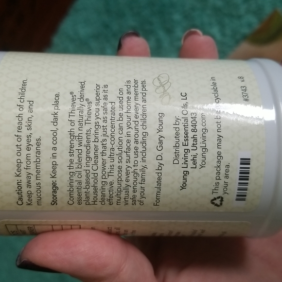 Young living Thieves household cleaner - Picture 3 of 4